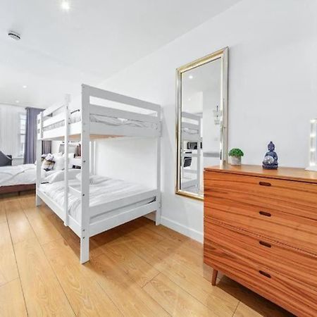 1 Bedroom Flat Piccadilly Sleep 7 In London Vr10 Ngoại thất bức ảnh