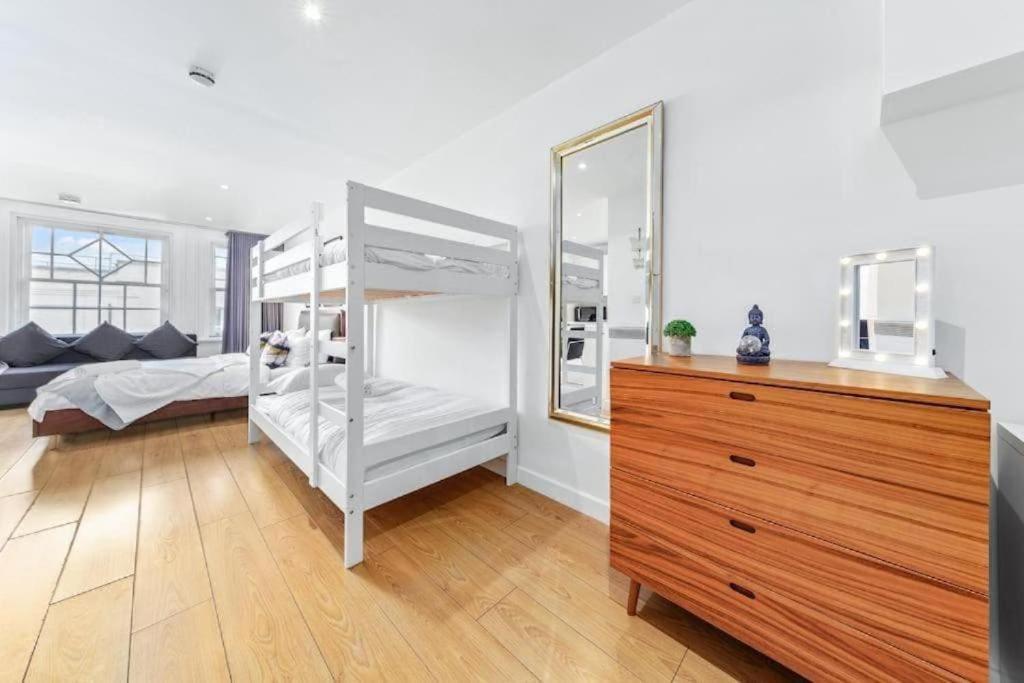 1 Bedroom Flat Piccadilly Sleep 7 In London Vr10 Ngoại thất bức ảnh