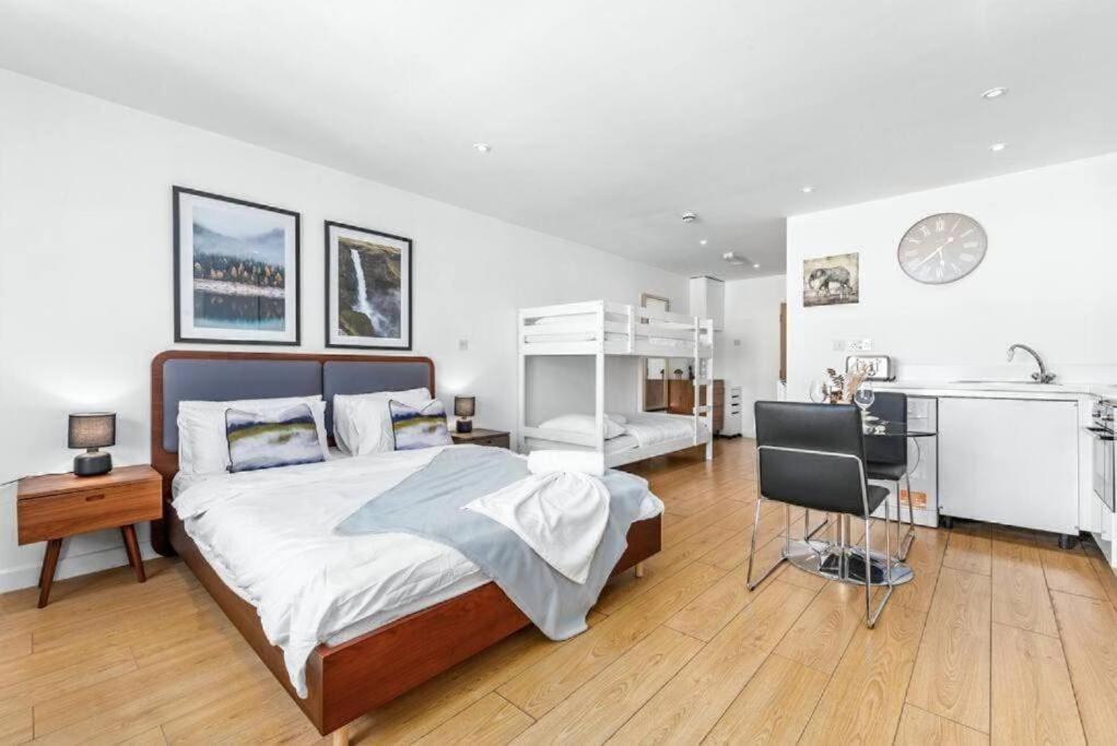 1 Bedroom Flat Piccadilly Sleep 7 In London Vr10 Ngoại thất bức ảnh