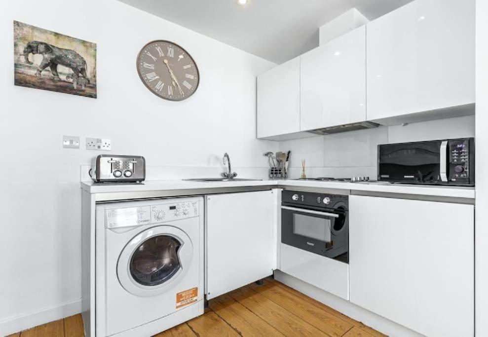 1 Bedroom Flat Piccadilly Sleep 7 In London Vr10 Ngoại thất bức ảnh